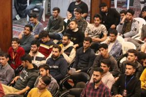 گزارش تصویری| مناظره علی خضریان با مصطفی کواکبیان در دوره‌ی آموزشی-تشکیلاتی جهاد اکبر