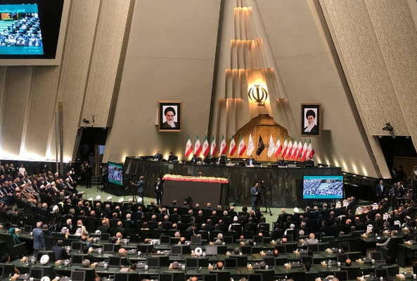 حرکت بر مدار سیاست خارجی انقلابی