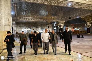 غبارروبی مضجع شریف حضرت عبدالعظیم(ع) 