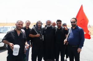 گزارش تصویری| حضور اعضای کمیسیون اصل ۹۰ و فراکسیون قرآن و زیارت مجلس در مسیر پیاده‌روی زائران حرم رضوی