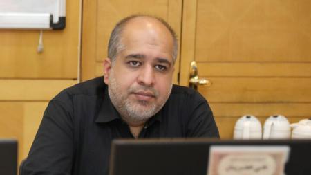 گمرک دچار فروپاشی مدیریتی است/ وزیر اقتصاد پاسخ‌گو باشد