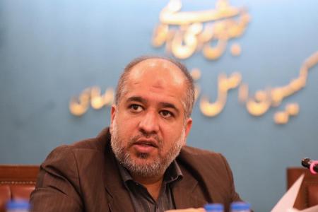 حکم مدیرعاملی برای فردی که در اغتشاشات ۱۴۰۱ فاز پسر شجاع برداشته بود/ استیضاح میدری سرعت می‌گیرد