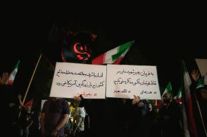 گزارش تصویری| سخنرانی خضریان در تجمع مردمی میدان تجریش تهران