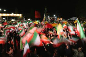 گزارش تصویری| سخنرانی خضریان در تجمع مردمی میدان تجریش تهران