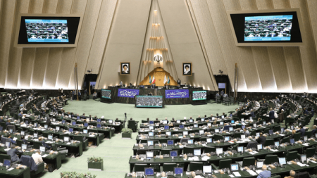 برای انتقام خون امام شهید باید بُرد موشک‌ها به دفتر کار قاتلان برسد