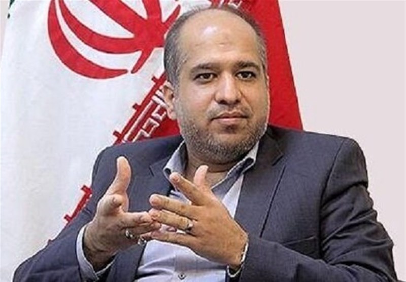  ماندن مدیرعامل صندوق ذخیره فرهنگیان در این سمت خلاف است