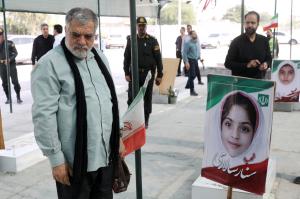 گزارش تصویری| حضور اعضای کمیسیون امنیت ملی و سیاست خارجی مجلس در گلزار شهدای میناب