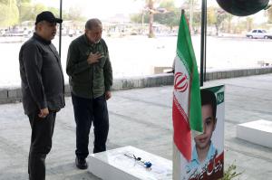 گزارش تصویری| حضور اعضای کمیسیون امنیت ملی و سیاست خارجی مجلس در گلزار شهدای میناب