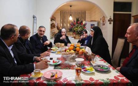 حضور شهردار و نماینده تهران در منزل خانواده اولین شهید مسیحی دفاع مقدس